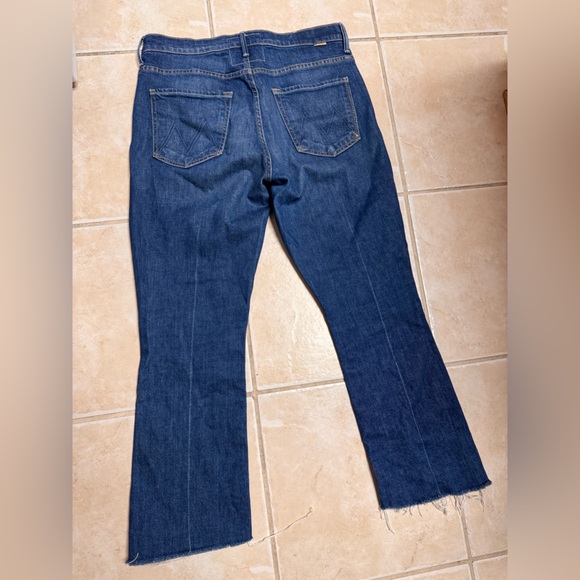 MOTHER Insider Cropped Step Fray Women's Blue Jeans - Picture 4 of 16